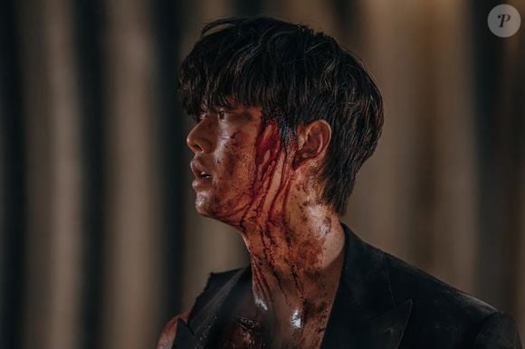 'Sweet Home': um jovem se muda para um complexo de apartamentos caindo aos pedaços, quando descobre que humanos estão se transformando em monstros