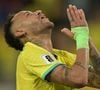 Aprender a lidar com críticas: eis como podemos evitar que elas afetem nossa autoestima; foto ilustrativa de Neymar Jr, jogador que sofreu bastante críticas