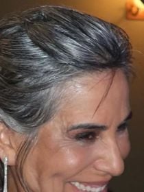 Como cuidar do cabelo na menopausa para que ele não perca densidade nem volume