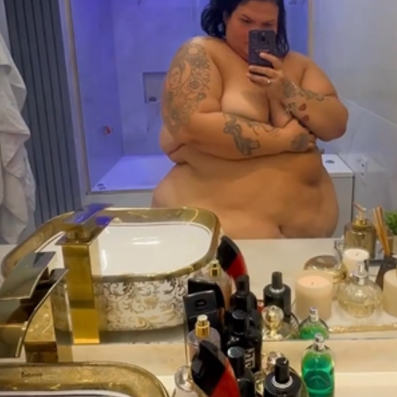 Thais Carla passou por uma cirurgia bariátrica na manhã desta segunda-feira, 28 de abril de 2025, no Hospital Aliança, em Salvador