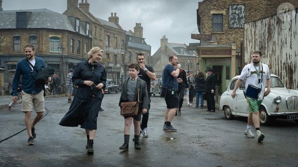 Os protagonistas do filme serão os atores mirins David McKenna e Beatrice Campbell, que dividirão a tela com um elenco de peso formado por Emma Mackey, Daniel Craig, Meryl Streep e outros