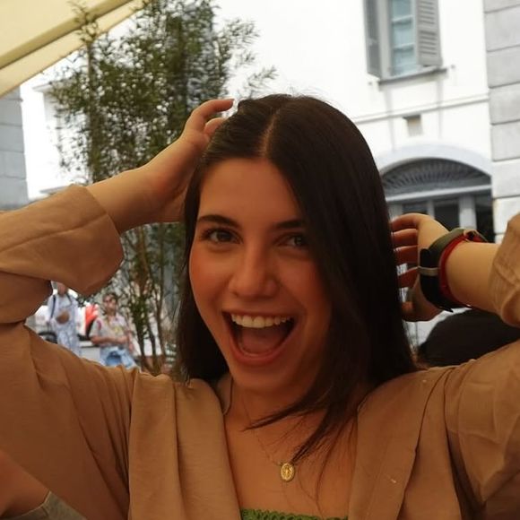 Maria Eduarda, única filha de Edu Guedes, tem 16 anos