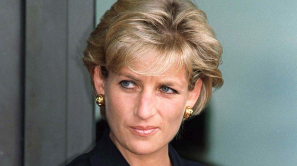 O motivo inusitado que fez Lady Di abandonar a Chanel após o divórcio: uma história de dor que prova como um acessório chique pode esconder segredos