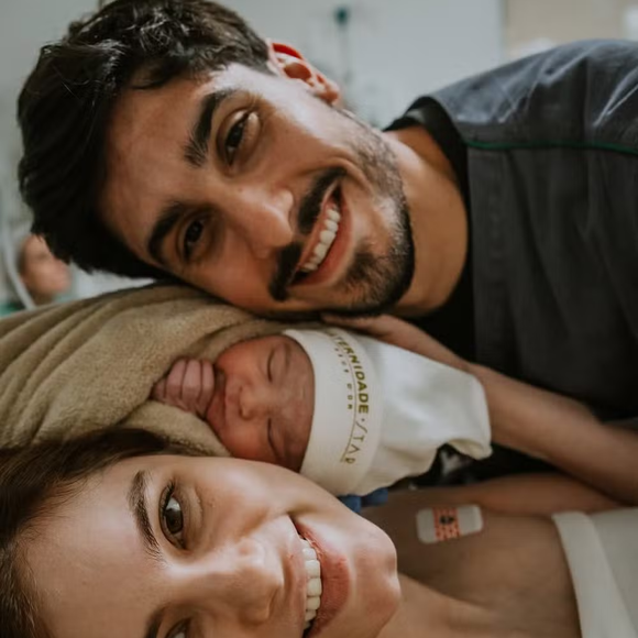 Bruna Hamú comunicou no último sábado (20) o nascimento de sua terceira filha