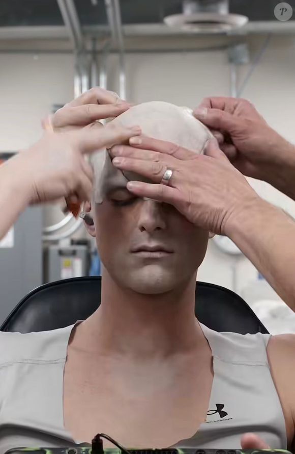 Bastidores mostram transformação extrema de Jacob Elordi no novo Frankenstein