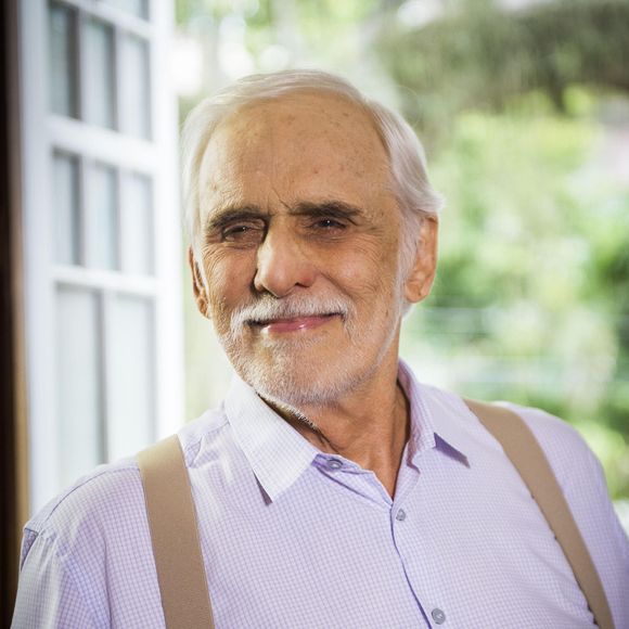 Francisco Cuoco revelou, em entrevista, que passava meia hora na esteira e fazia exercícios físicos