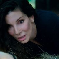 Iogurte grego, colágeno e salada mista com frango desfiado: o cardápio rico em proteínas que Sandra Bullock, aos 62 anos, usa para combater a perda de massa magra ao envelhecer