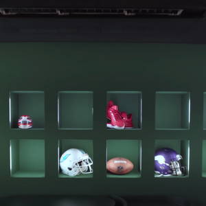 Apaixonado pelo futebol americano, o jogador reserva um espaço único para o esporte no museu