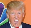 Trump anuncia nova tarifa por meio da Truth Social, rede que substitui o X, antigo Twitter em sua comunicação oficial.