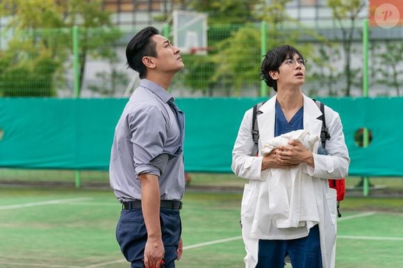 'Heróis de Plantão' é um dos doramas médicos mais populares do catálogo da Netflix