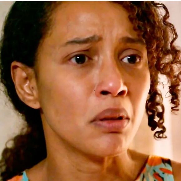 Nas cenas dos próximos capítulos de 'Vale Tudo', Raquel (Taís Araújo) descobre a verdadeira farsa de Maria de Fátima (Bella Campos).