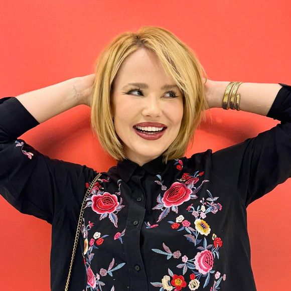 Na manhã desta quinta-feira (20) Marcela Tomaszewski recebeu uma decisão da Justiça, indicando a medida protetiva em caráter de urgência contra Dado Dolabella