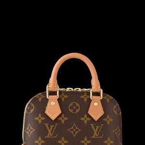 Maria Flor usou uma bolsa do modelo Alma Nano, produzido pela marca de luxo Louis Vuitton