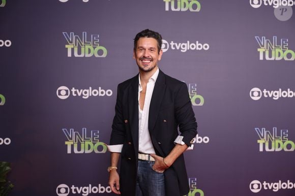 João Vicente nega ficada com Gracyanne Barbosa: ‘Encontrei ela duas vezes. Uma fofa, maravilhosa, mas nunca beijei’, disse ele à revista Quem