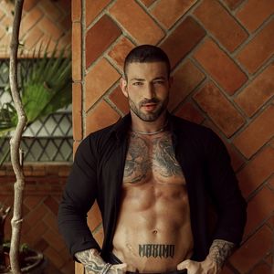 Máximo Garcia também é conhecido por ter realizado uma cerimônia de casamento naturista