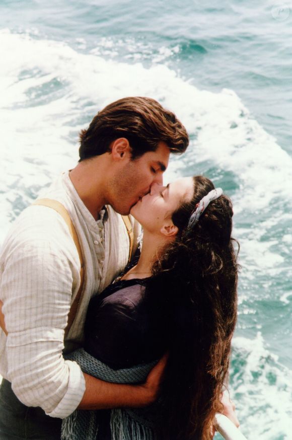 Novela 'Terra Nostra' foi exibida entre 1999 e 2000 com Thiago Lacerda e Ana Paula Arósio nos papéis principais