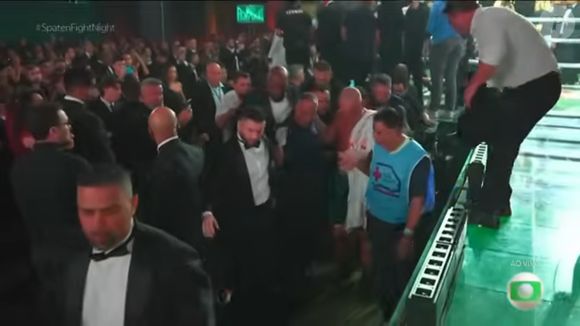 Rival de Popó, Wanderlei Silva levou soco no queixo e ficou desacordando, apresentou sangramento e foi parar no hospital