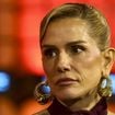 Deborah Secco na Justiça: vizinho de 96 anos cobra indenização de quase R$ 100 mil à atriz da Globo; ação envolve motivo inusitado