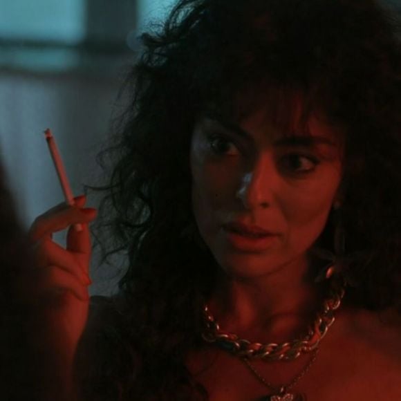 Juliana Paes usou adesivos de nicotina durante a pandemia e venceu o hábito do cigarro.