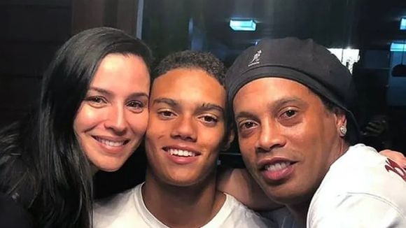 Poucos vão lembrar, mas ex-bailarina do Faustão é a mãe do único filho de Ronaldinho Gaúcho, João Mendes; saiba quem é Janaína Mendes