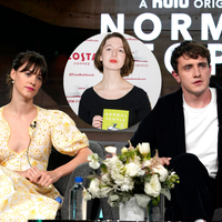 'Sally Rooney é uma escritora, não uma terrorista': Paul Mescal e Daisy Edgar-Jones, da série 'Pessoas Normais', da Prime Video, e mais 158 famosos defendem autora best-seller após editora retirar livros tirados de circulação por questão política