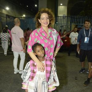 Leandra Leal se emocionou com estreia da filha na Mangueira no carnaval do Rio de Janeiro