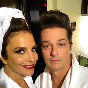 Marcelo Serrado postou uma foto com Ivete Sangalo, vestido de Crô