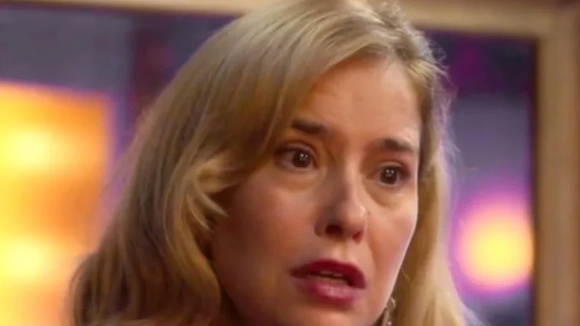 Fã pressiona Palomma Duarte com pergunta íntima e atriz de 'Garota do Momento' repudia: 'Chega me dar nervoso você...'