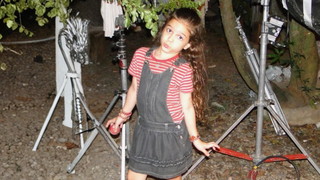 Nem Rita, nem Nina: Mel Maia abre álbum de fotos das gravações de 'Avenida Brasil' e prova que é ela mesma quem tem as melhores lembranças de infância