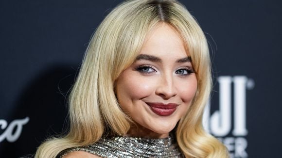 Adeus, espinhas pós-Lollapalooza! O truque simples de dermatologista para blindar a pele do suor e fazer a maquiagem durar o festival inteiro