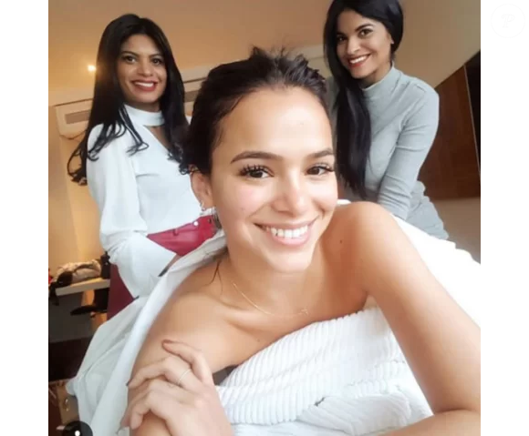 Miracle Touch: Bruna Marquezine revelou, no passado, ser adepta de técnica que une drenagem a massagem modeladora