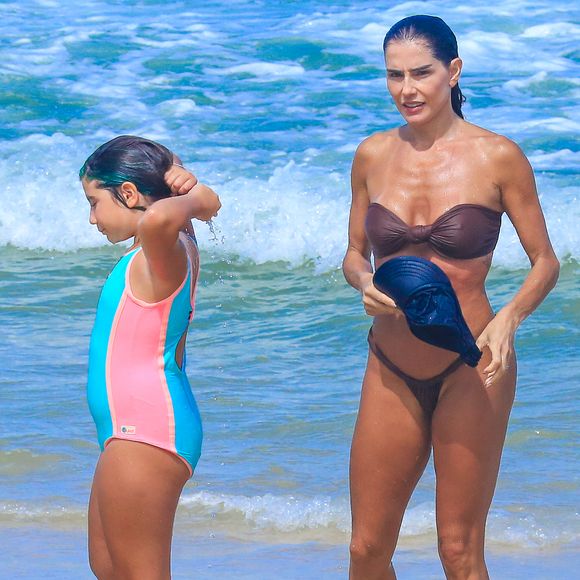 Filha de Deborah Secco, Maria Flor está com 9 anos de idade