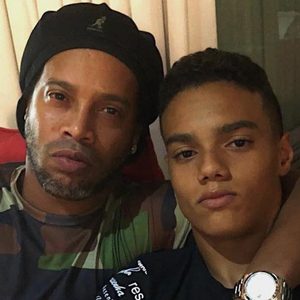 'Não me importo nem um pouco. Não sinto nenhuma pressão': filho de Ronaldinho Gaúcho, João Mendes já deu forte declaração sobre ter herdado habilidades do pai multicampeão no futebol