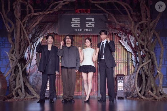 O Purepeople acompanhou a coletiva de imprensa do k-drama 'A Leste do Palácio' na última terça-feira (07) e descobriu detalhes importantes da série