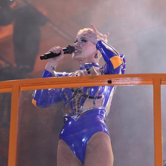 Xuxa fez o transplante capilar há aproximadamente 20 dias