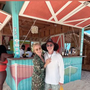 Angélica e Luciano Huck curtiram juntos os dias na praia