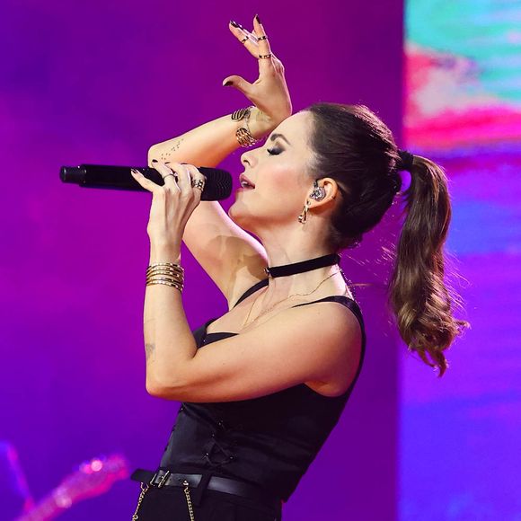 O que pouca gente sabe é que Sandy, além da música, também tem interesse pela culinária e cozinha bastante