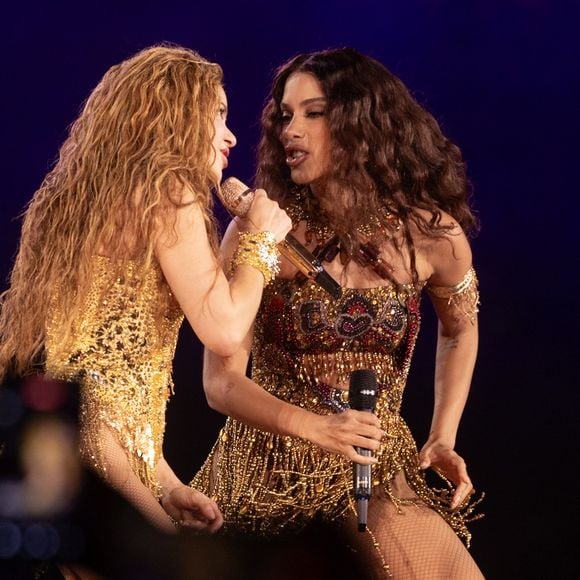 Anitta arrasou no show com Shakira no RJ