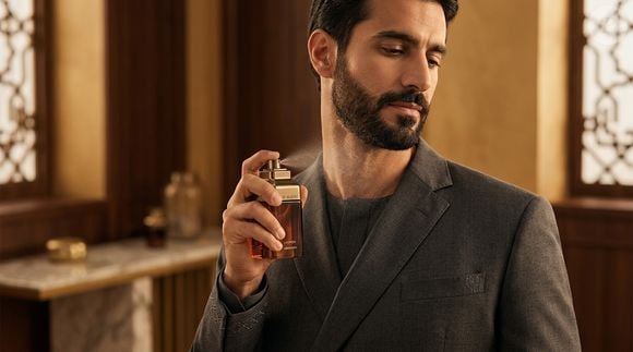 A combinação entre ingredientes raros, tecnologia proprietária e inspiração na perfumaria árabe faz do The Blend Amber Saffron uma das principais apostas de O Boticário para quem deseja uma assinatura olfativa intensa e sofisticada