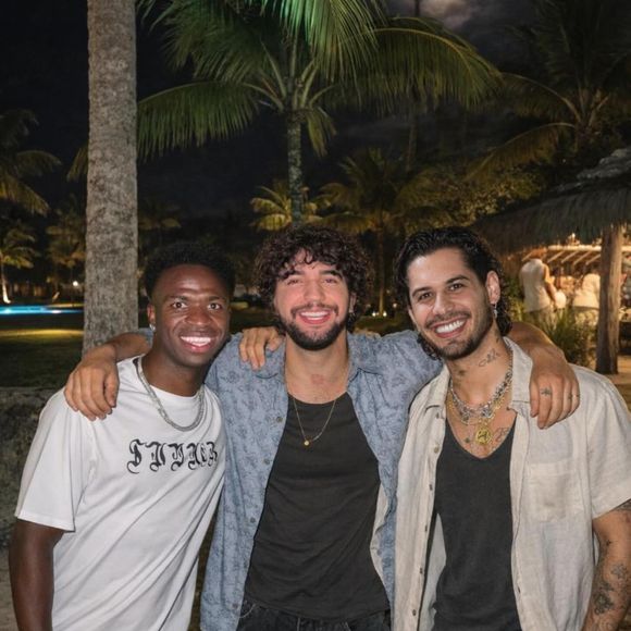 Diante da repercussão, Nattan publicou uma nova foto, desta vez montagem com Zé Felipe e Vini Jr., e esclareceu que são todos amigos