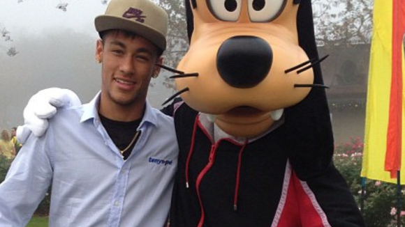 'Os Patetas somos nós': 'flagra' de Neymar na Disney após Copa 2026 faz Craque Neto perder a linha na TV; veja