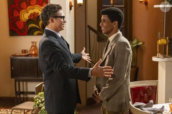 Carlito reencontra o pai Érico e descobre a verdade sobre sua família