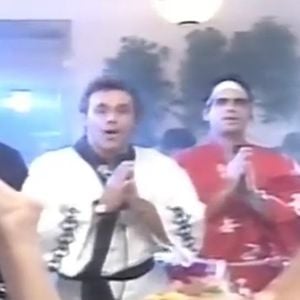 O ‘Domingão do Faustão’ queria trazer parte deste público e colocou modelos nuas com peças de comida japonesa distribuídas pelo corpo delas