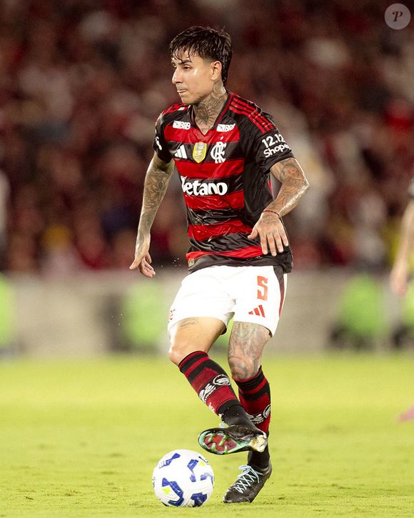 Jogador do Flamengo, Pulgar é o dono da camisa 5 do atual elenco do rubro-negro