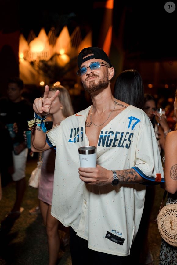 Fred Bruno apostou em um look esportivo