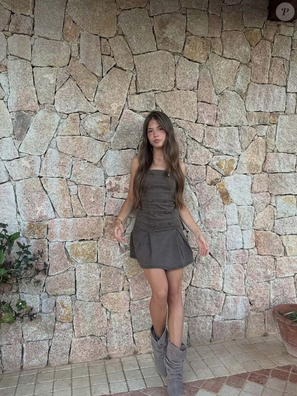 Versátil, a bota de couro da Bershka pode ser usada com jeans, saias, vestidos e até produções para o ambiente de trabalho