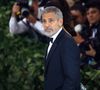 Ísis de Oliveira disse que namorava George Clooney: 'Tenho muitas coisas para provar que o namoro não é uma farsa. Guardei tudo o que ele mandou para mim', afirmou em 25 de julho de 1998