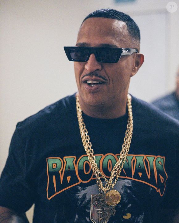 “A escolha de não falar publicamente antes foi por respeito à nossa história e por não achar necessário expor a nossa vida pessoal. Mas, diante da atenção recente, achei importante trazer o contexto para quem nos acompanha. Nada muda. Paz!”, finalizou o cantor, que assinou o texto com seu nome de batismo, Pedro Paulo.