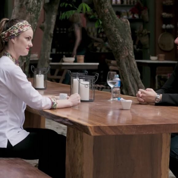 Ariel (Michel Melamed) ficou envolvido por Rosa (Carolina Kasting), na novela 'Além do Tempo', o que despertou ciúme em Bento