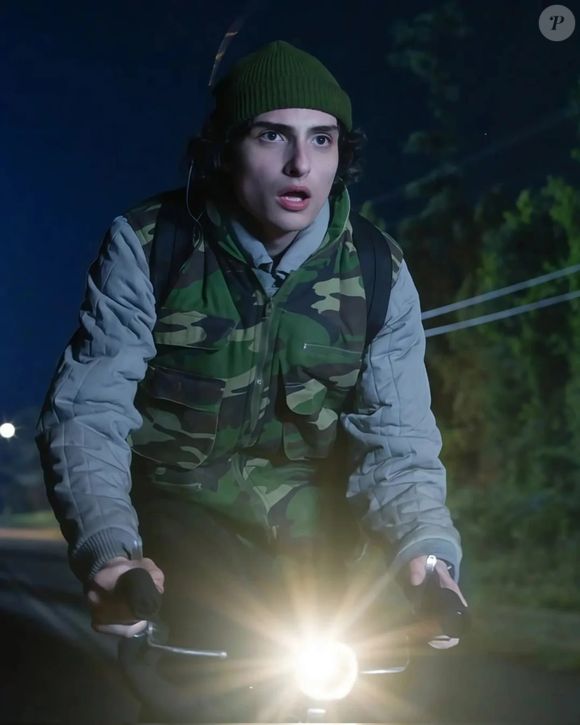 'Stranger Things': atualmente com 22 anos, o ator se dedica à música e atuação e está virando um verdadeiro galã